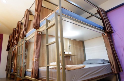 Thanon Phaya Thai Hotel | Sleep cafe hidee247