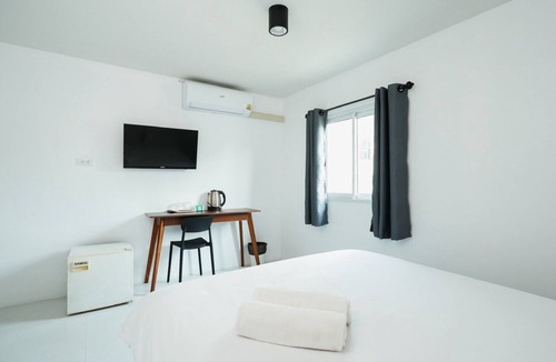 Sukhumvit Hotel | Sleep Pop Ekkamai 42