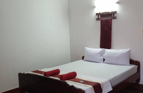 Taphul Village Area Bed & Breakfast | Smiley's Guesthouse : Budget Double Room