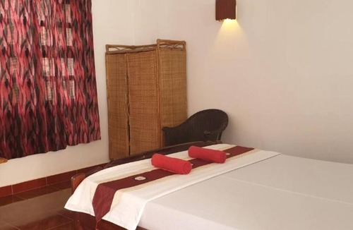 Taphul Village Area Bed & Breakfast | Smiley's Guesthouse : Budget Double Room