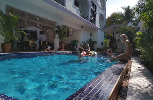 Taphul Village Area Hotel | Smiley's Guesthouse