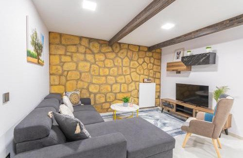 Pylos-Nestoras Apartment | Socrates Terraced House