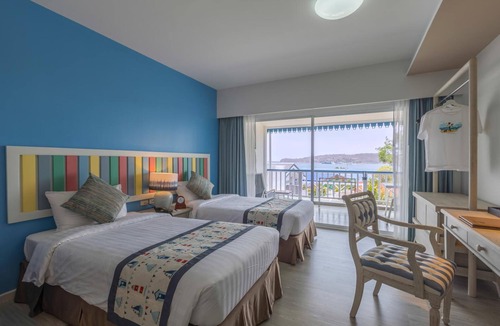 Ko Sichang Hotel | Somewhere Koh Sichang