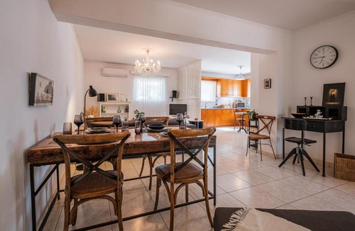 Tingaki House | Soul V. House