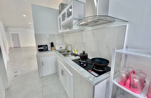 Huai Yai Villa | Spacious 4BR Villa with Private Pool, WiFi & Karaoke – Perfect Getaway!