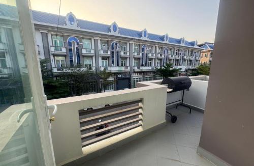 Ruessei Kaev House | Spacious 5BR Townhouse in Central Phnom Penh