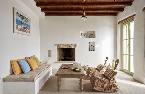 Serifos Villa | Spacious 6 bdrm Stone Villa with Pool
