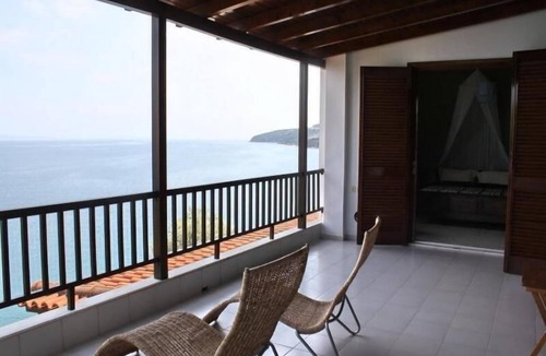Kefalari House | Spacious cottage in Chania with sea view
