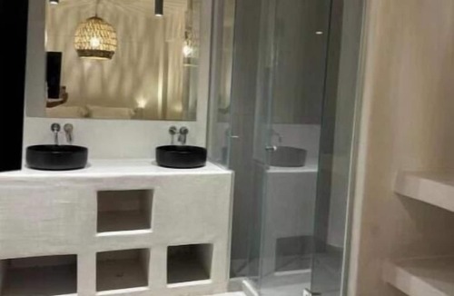 Naousa Hotel | Spacious Deluxe Double Room in the Heart of Naousa