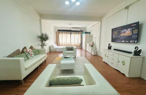 Rama 9 Apartment | Spacious, just an 850m walk to MRT Rama 9 station