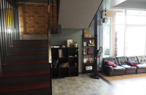 Dusit House | Sriyanar Place