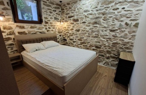 Prinos Apartment | Stamatis & Stamatia stone house