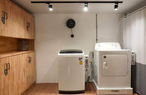 Khlong San Hostel | Station8 Hostel