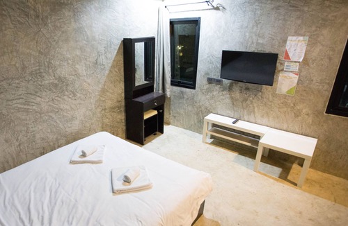 Chang Phueak Hotel | STAY MAYB