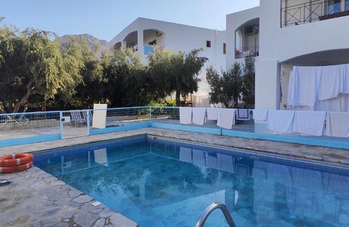 Panormos Apartment | Stefanos Gerakios apartment's by climbinghouse