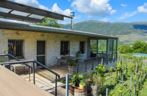 Passarona Apartment | Stone Home & Vineyard