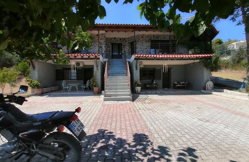 Dirfys-Messapia Villa | Stone house