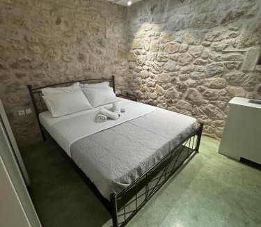 North Kynouria Apartment | Stoneview Apartments