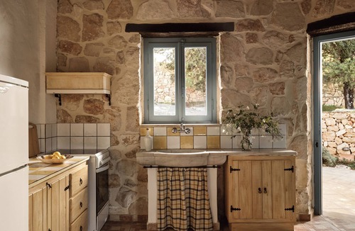 Skinaria House | Strofilia Stone Residences