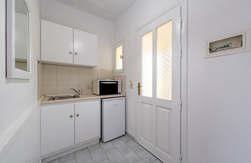 Roda Apartment | Studio 'Alexandros Studios 8' with Shared Pool, Wi-Fi and Air Conditioning