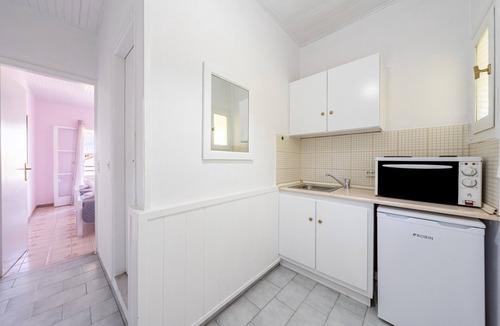Roda Apartment | Studio 'Alexandros Studios 10' with Shared Pool, Wi-Fi and Air Conditioning