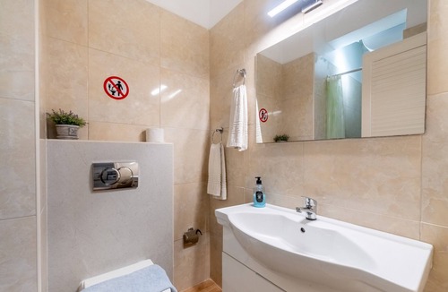 Corfu Town Apartment | Studio Apartment 'Dora's Apartments 1' with Wi-Fi and Air Conditioning