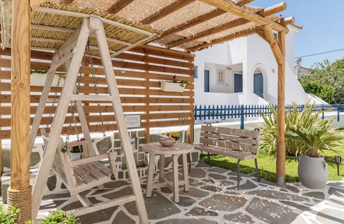 Mpatsi Apartment | Studio Apartment 'Nissea Studios' with Mountain View, Wi-Fi and Air Conditioning