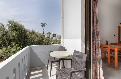 Agia Marina Apartment | Studio Apartment 'Popi with Extra Bed' with Mountain View, Wi-Fi and Air Conditioning