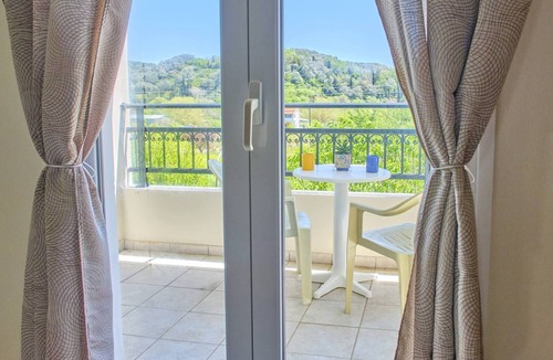 Sidari Apartment | Studio Apartment 'Vintage Resort 14' with Mountain View, Wi-Fi and Air Conditioning