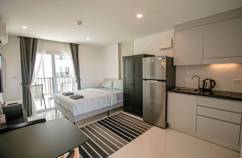Kram Condo | Studio High floor, AC, Well equiped Kichen, beautiful balcony view