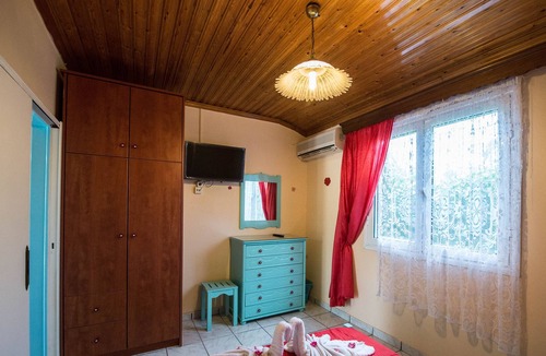 Sidari Apartment | Studio in beautiful garden ELENI FAMILY APARTMENT