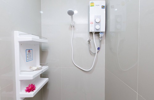 Nonthaburi Hotel | Studio room near Government complex, Consular Affairs, DPU, Chulabhorn Hospital