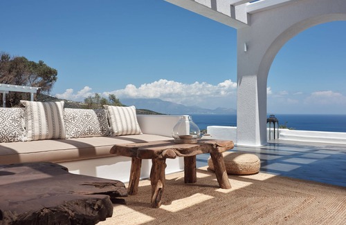 Akrotiri Villa | Stunning Villa-HEATED POOL,Jacuzzi.Walking distance to beach, shops & tavernas