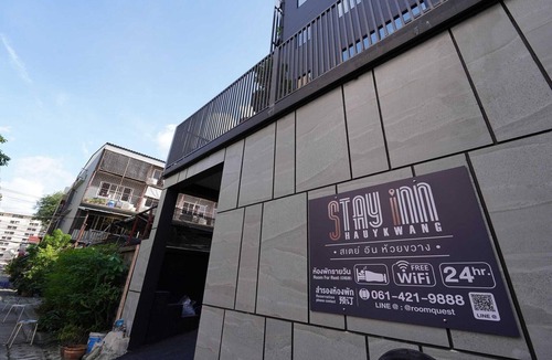 Samsen Nok House | Stylish Double Getaway | Unwind in Huaikwang