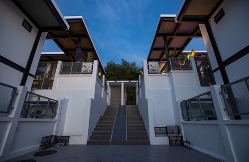 Ban Saiyuan Villa | Stylish Salt Pool Villa Sunset Garden 5