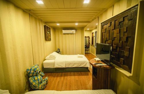 Si Racha Hostel | Suankaew​ art​ hostel​