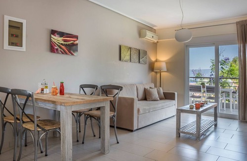 Karavomylos Apartment | Suite Tangerine - Meliti