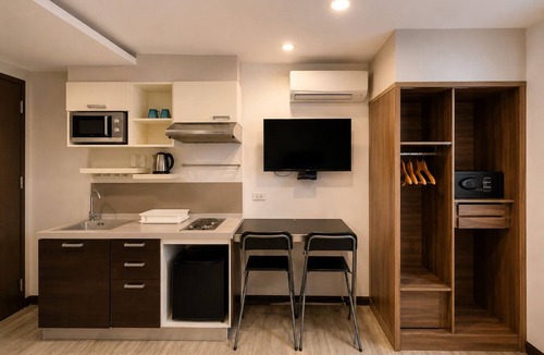Bangkok Central Business District Hotel | Suk41