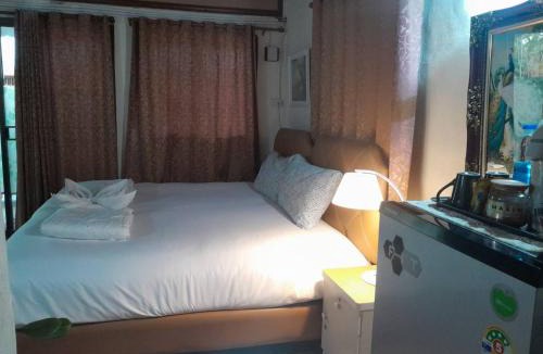 Lat Ya Hostel | Sukanya Garden and Home