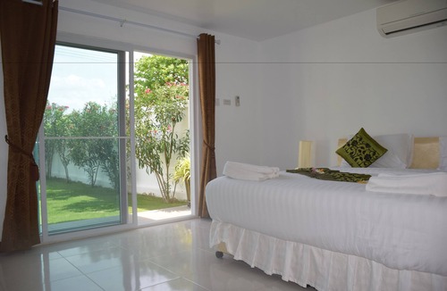 Sing Buri Hotel | Sumali Villa