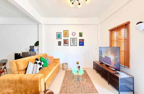 Hat Yai House | Summerset Hatyai, Colorful 4BR Villa for 18 Pax, Near Street Food