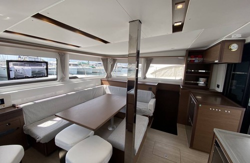 Alimos Boat Rental | Sun-Kissed Sailing Adventure in Islas Sarónicas