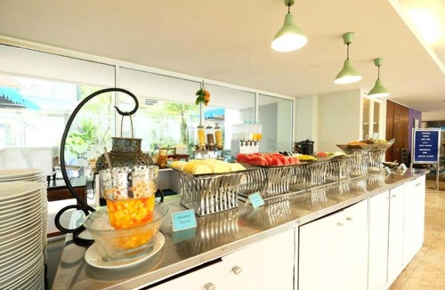 Na Chom Thian Hotel | Sunday Beachfront View Jomtien Pattaya