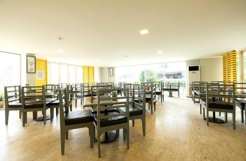 Na Chom Thian Hotel | Sunday Beachfront View Jomtien Pattaya