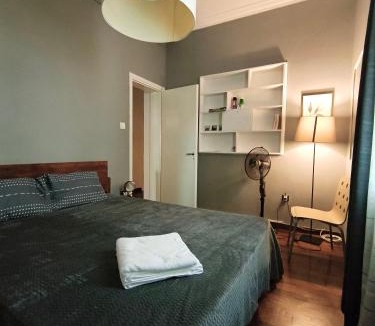 Palaio Faliro Apartment | Sunny Athens flat near the sea 2