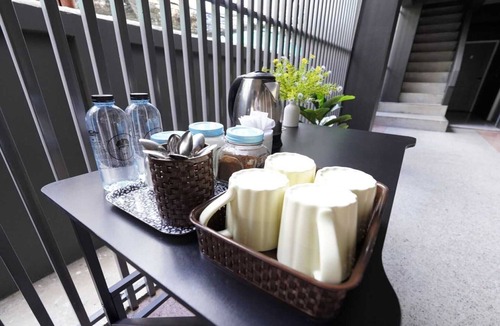 Samsen Nok House | Sunny Twin Escape | Trendy Comfort in Bangkok