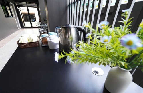 Samsen Nok House | Sunny Twin Escape | Trendy Comfort in Bangkok