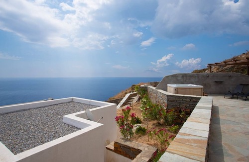 Kea House | Sunrise stone villa with Jacuzzi