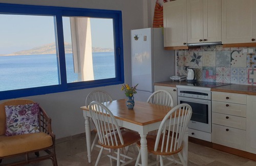 Archangelos House | Sunset Holiday House