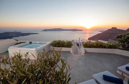 Fira House | Sunset View Villa Santorini - with Outdoor Jacuzzi